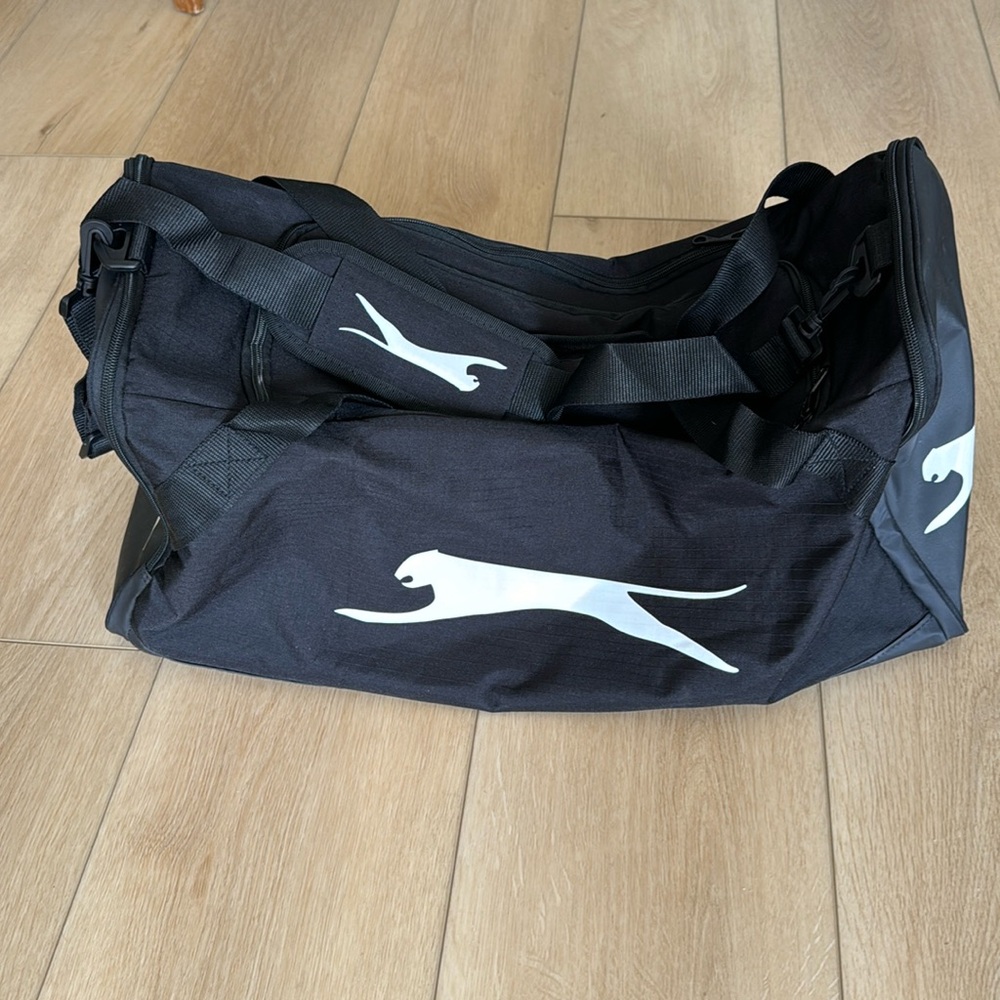 Salzinger golf duffel bag, great condition!
